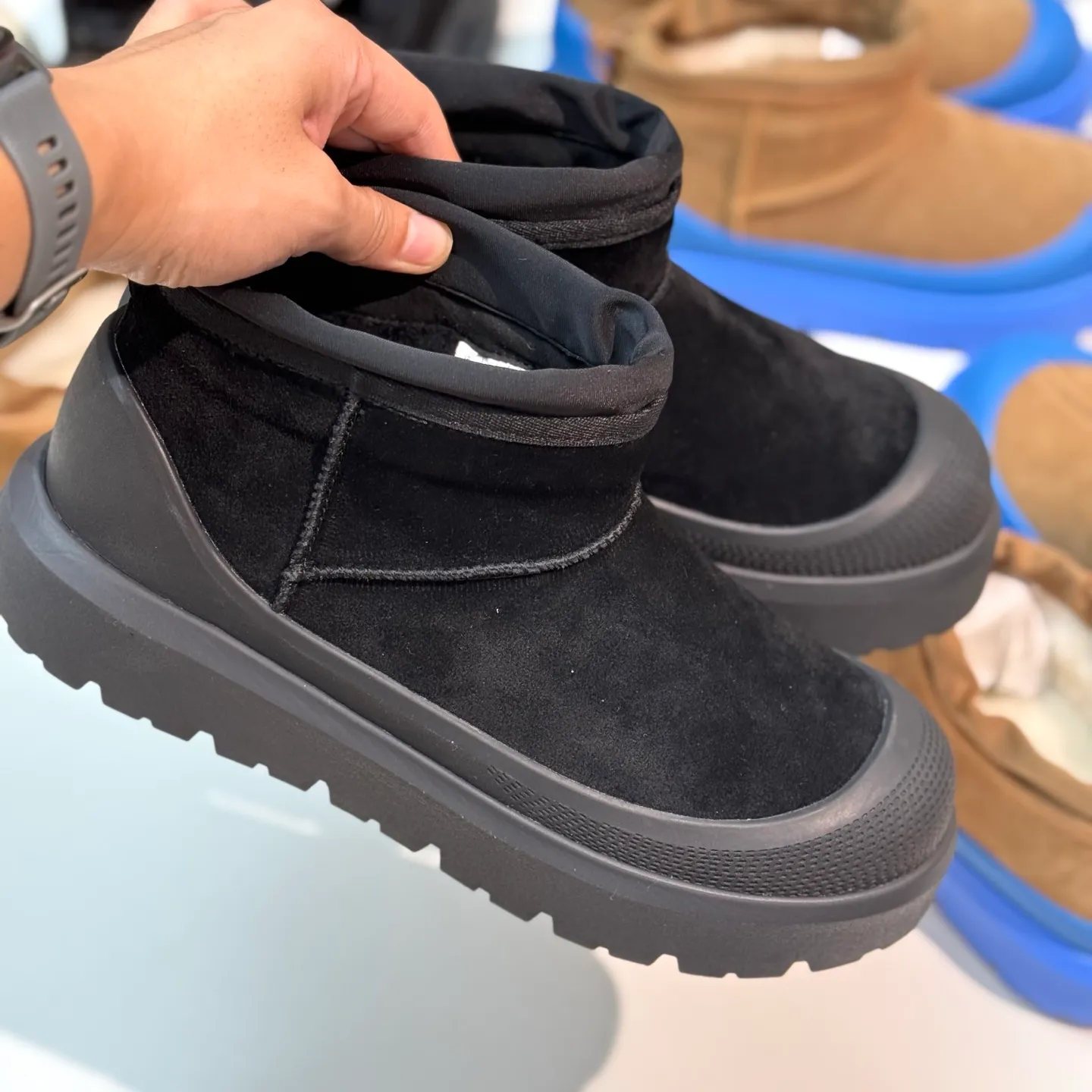 Local 💰600 2025 new Wang Yibo 4196 exclusive version original OEM grade UGG Wang Yibo same model high-end exclusive supply pyramid-top workmanship quality high-end needs to come #big advantage supply❗️❗️❗️ low-top men's and women's shoes size: 36 37 38 39 40 41 42 43 44 45